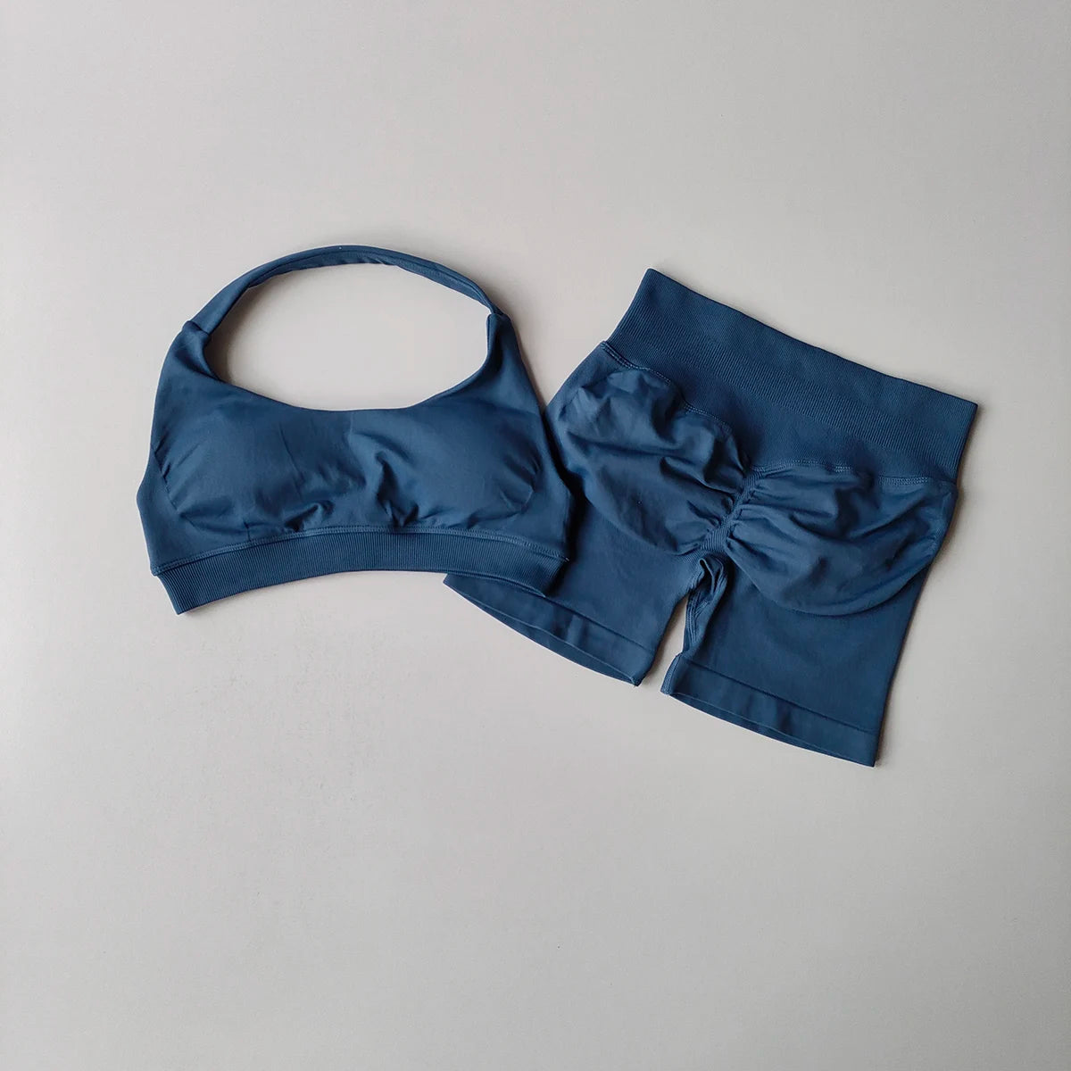 Sømløst 2-delt yogasett for damer – Halterneck sports-BH og shorts med høy støtdemping til treningsstudioet